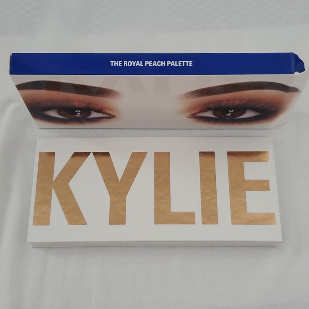 Kylie Cosmetics -Royal Peach Palette - Picture 5 of 7